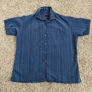 Men's Van Heusen button down shirt